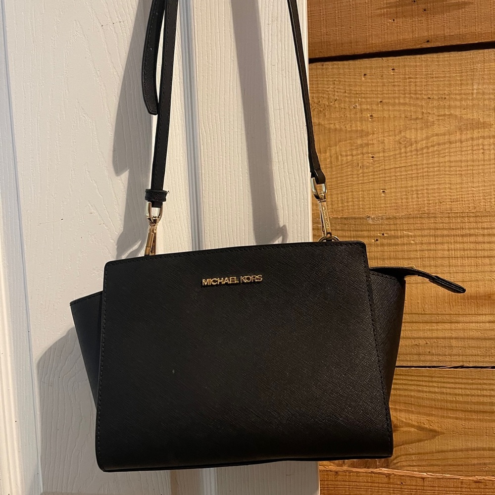 Michael Kors Elegant Black Crossbody Bag